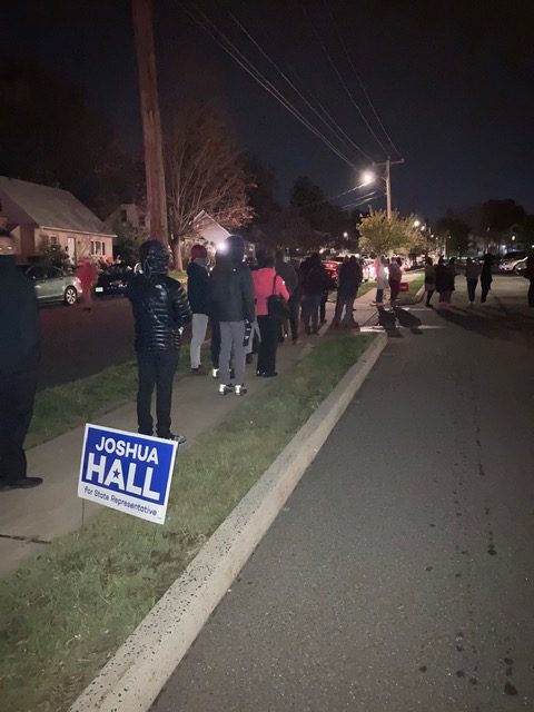 Connecticut citizens lining up to vote on election day 2020.